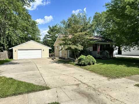 424 Hilltop Road, Ames, IA 50014