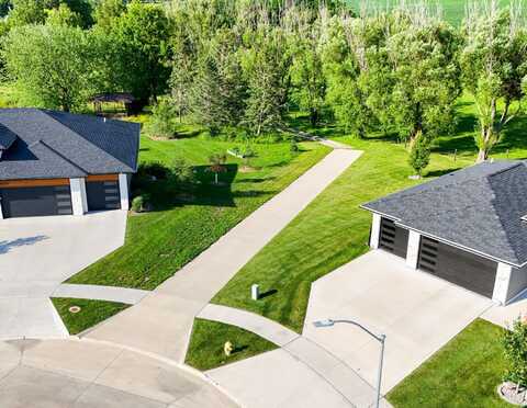 601 Elkwood Circle, Norwalk, IA 50211