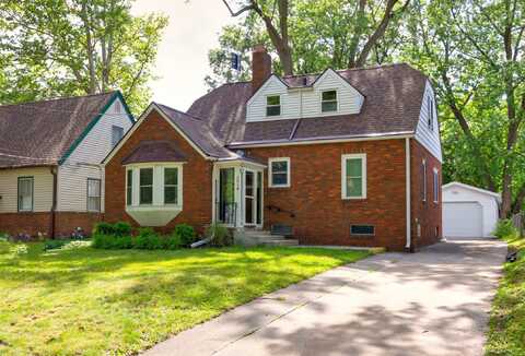 2014 39th Street, Des Moines, IA 50310