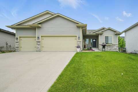 8704 Highland Oaks Drive, Johnston, IA 50131