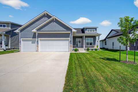 713 NE Country Meadow Drive, Ankeny, IA 50021