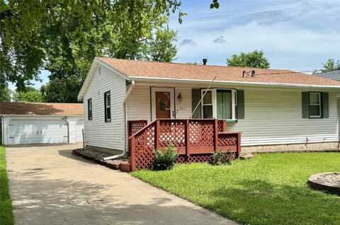 2611 E 38th Street, Des Moines, IA 50317