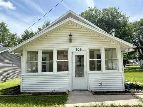 906 Rittenhouse Street, Des Moines, IA 50315