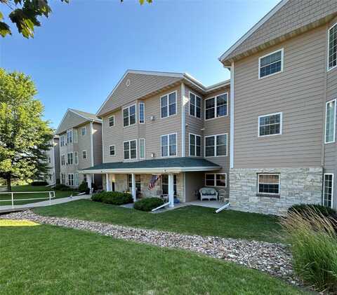 711 16th Avenue unit: U203, Grinnell, IA 50112