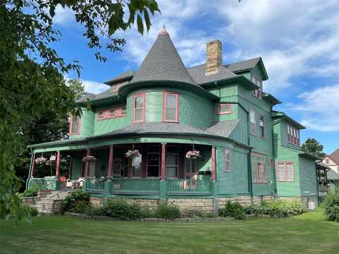 1133 Broad Street, Grinnell, IA 50112