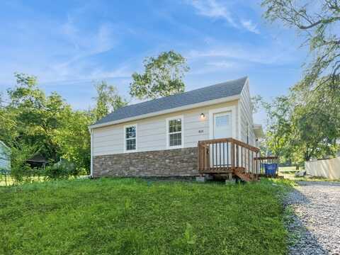 404 S B Street, Indianola, IA 50125