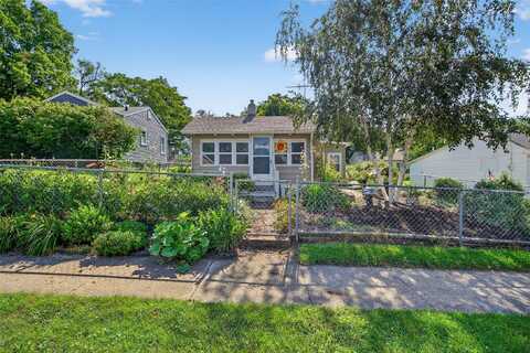 809 E 26th Street, Des Moines, IA 50317