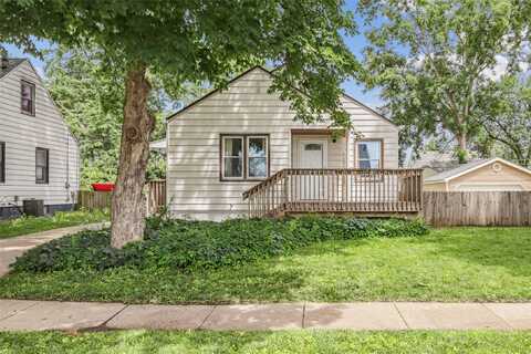 305 Hillside Avenue, West Des Moines, IA 50265