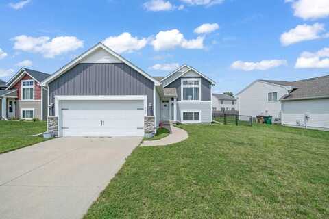 704 36th Street SW, Bondurant, IA 50035