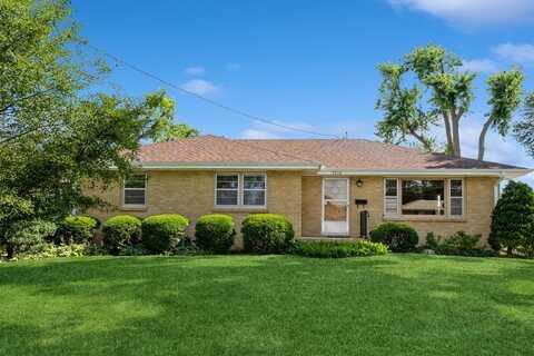 7210 Beechwood Drive, Urbandale, IA 50322