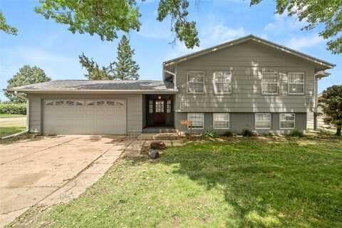 302 Newcastle Road, Marshalltown, IA 50158