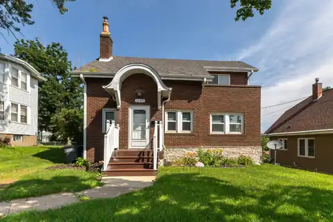 1245 Loras, Dubuque, IA 52001