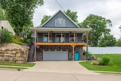 879 Rush, Dubuque, IA 52003