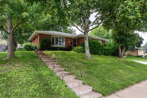 1891 Avalon, Dubuque, IA 52001
