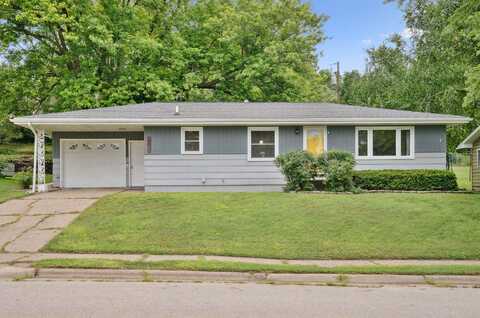 2625 New Haven, Dubuque, IA 52001