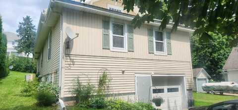 106 NE Second, Elkader, IA 52043