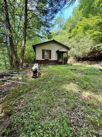 137 Plum Branch Rd, Garrett, KY 41630