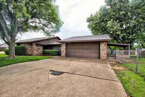 324 Dustin, Lahoma, OK 73754