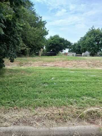 118 SW FIRST ST, GEARY, OK 73043