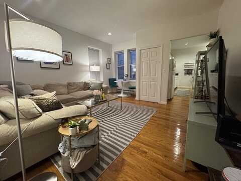 342 North Street 2B, Boston, MA 02113