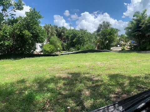 4725 TRADE WINDS DRIVE S, GULFPORT, FL 33711