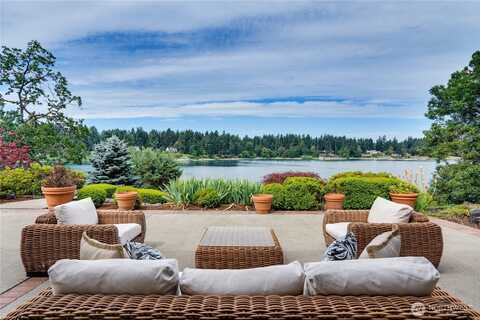 6638 Hilltop Lane, Lakewood, WA 98499