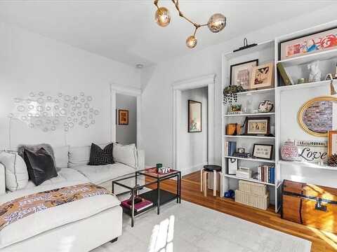 4 Crawford St 2, Cambridge, MA 02139