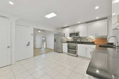 144 Salem St, Boston, MA 02113
