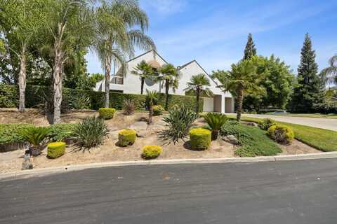 2734 Bluff Avenue W, Fresno, CA 93711