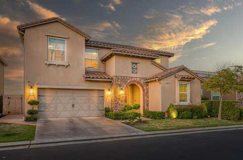 4367 Salem Lane, Clovis, CA 93619