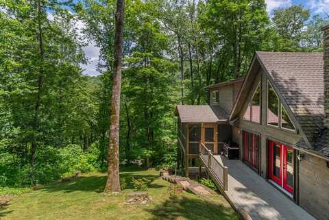 294 Gadohi Trail, Maggie Valley, NC 28751