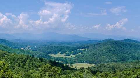 274 Bear Paw Ridge, Franklin, NC 28734