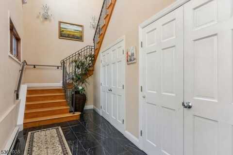 237 Centre St, Nutley, NJ 07110