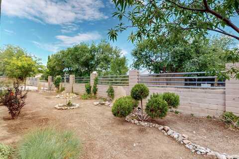 1519 Lundy Lane SW, Albuquerque, NM 87105