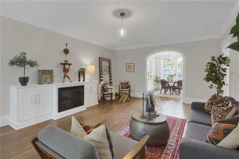 2814 Peachtree Road NW, Atlanta, GA 30305