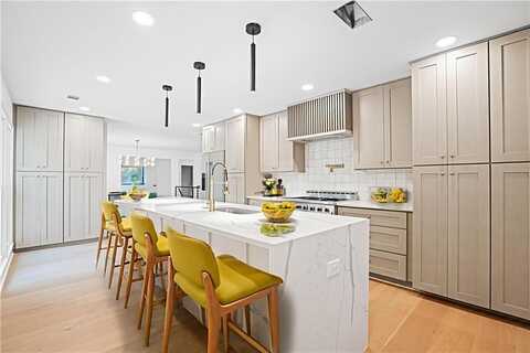 200 Nestor Court, Roswell, GA 30076