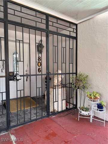 806 W 80 Place, Hialeah, FL 33014