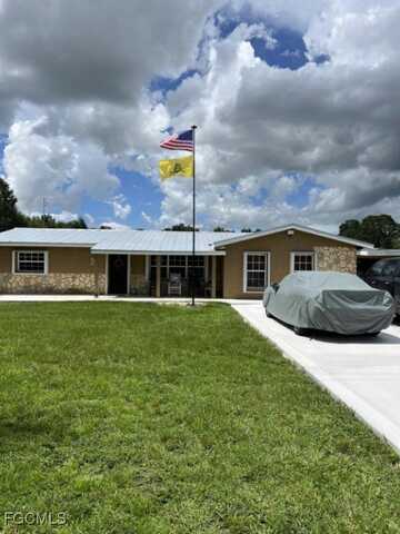 826 B Road, Labelle, FL 33935