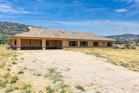28900 Bear Valley Road, Tehachapi, CA 93561