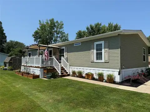 26 MEADOW Court, Mckean, PA 16426
