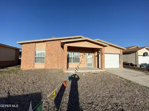609 Desierto Bonito Street, Horizon City, TX 79928