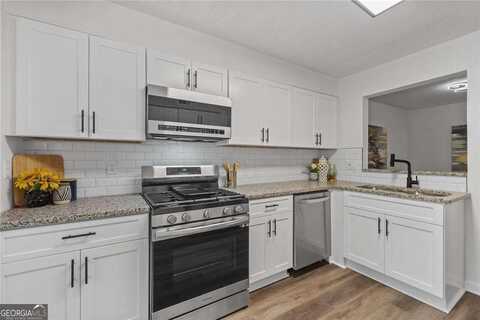 9404 Cypress, Jonesboro, GA 30238