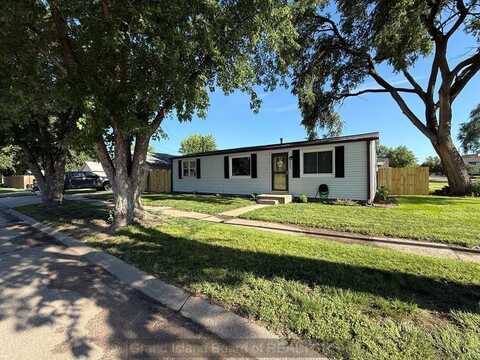2204 W 5th St, Grand Island, NE 68803