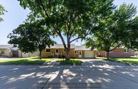 629 N White, Grand Island, NE 68803