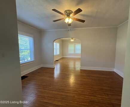 844 Eastern Pkwy, Louisville, KY 40217