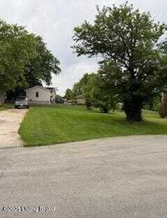 1606 Betances Ct, La Grange, KY 40031