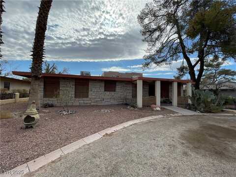 825 Lacy Lane, Las Vegas, NV 89107