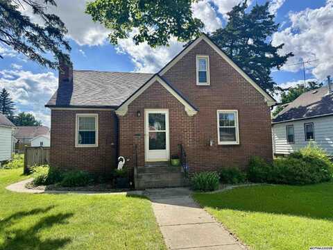 310 S Tennessee, MASON CITY, IA 50401