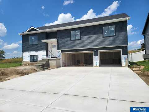 1450 W Beartooth Drive, Lincoln, NE 68521