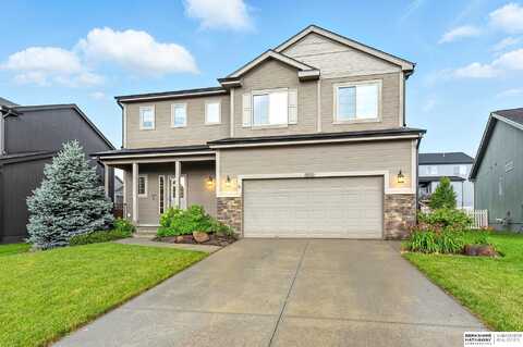8916 N 160th Street, Bennington, NE 68007